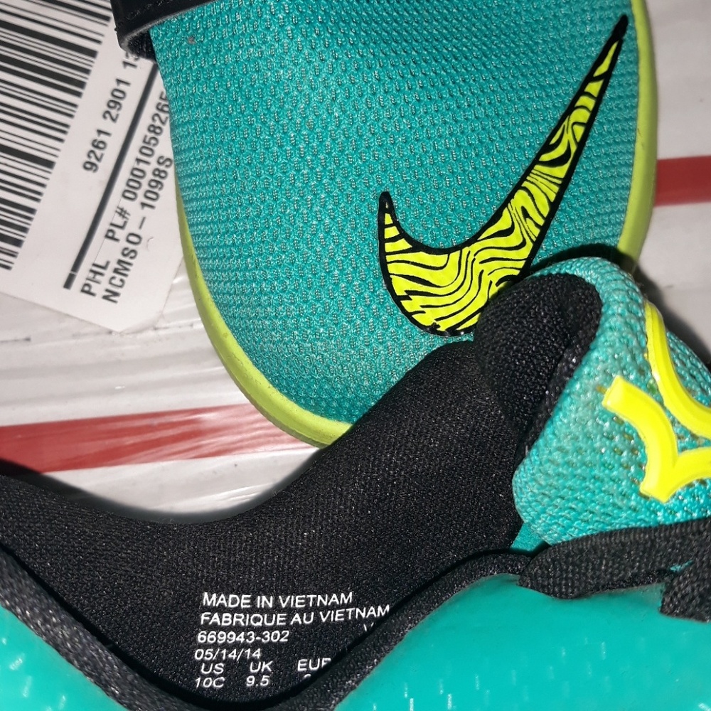 Nike - Picture 3 of 3